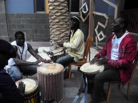 3. Taller de danza y percusión africanas en Casa África el Día de África, África Vive 2012