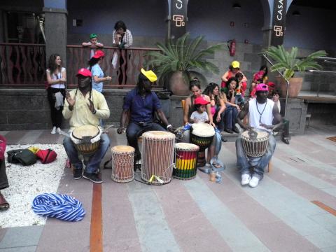 5. Taller de danza y percusión africanas en Casa África el Día de África, África Vive 2012
