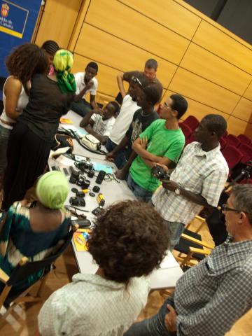 8. Taller de Fotografía Historias de Vida en el marco de la exposición Bienvenidos al paraíso de la artista Nontsikelelo Veleko en septiembre de 2009