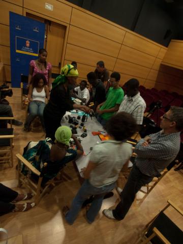 10. Taller de Fotografía Historias de Vida en el marco de la exposición Bienvenidos al paraíso de la artista Nontsikelelo Veleko en septiembre de 2009