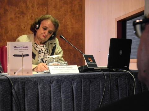 3. Dª Mariem Daddah -Presidenta de la Fundación Moktar Ould Daddah- en la presentación del libro Mauritania contra viento y marea en Casa África