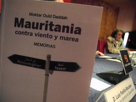 5. Dª Mariem Daddah -Presidenta de la Fundación Moktar Ould Daddah- en la presentación del libro Mauritania contra viento y marea en Casa África