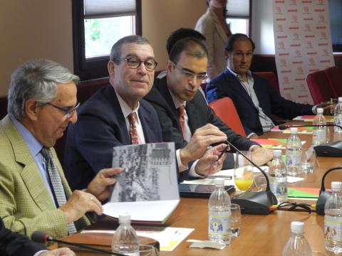 2. Reunión previa a la presentación de la Jornada Mauritania, un país de oportunidades, preside Santiago Martínez-Caro, Director General de Casa África