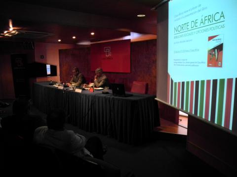 4. Presentación del libro Norte de África: rebeliones y opciones políticas en Casa África, con Santiago Martínez-Caro (Director General de Casa África) y Víctor Morales Lezcano (editor de la obra)