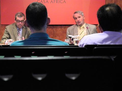 6. Presentación del libro Norte de África: rebeliones y opciones políticas en Casa África, con Santiago Martínez-Caro (Director General de Casa África) y Víctor Morales Lezcano (editor de la obra)