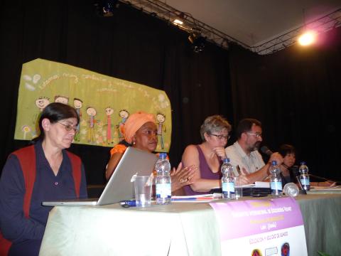 - Participación de Antoinette Mengue Abesso (Camerún) en la mesa de debate