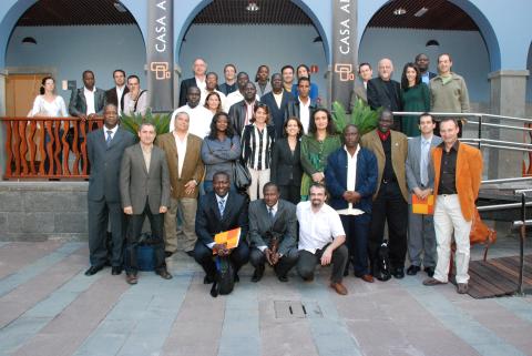 16. Imagen de los participantes a las jornadas en Casa África