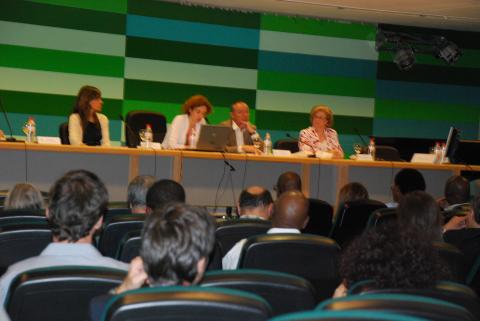 2. Mesa de presentación del VIII Congreso Ibérico de Estudios Africanos (CEIA8º)