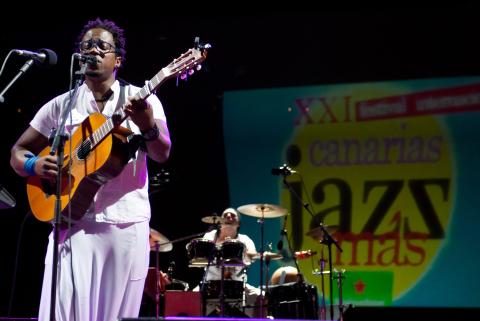 21. Actuación de Blick Bassy en el Festival de Jazz en Las Palmas de Gran Canaria