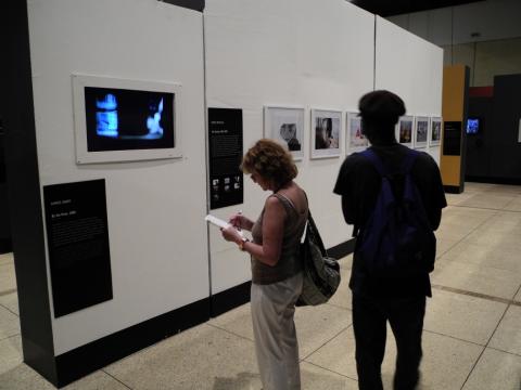 18. Imágenes de la exposición Singularidades organizada por Casa África en la VIII Edición de la Bienal de Fotografía de Bamako, 2011