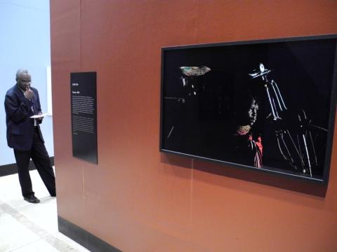 22. Imágenes de la exposición Singularidades organizada por Casa África en la VIII Edición de la Bienal de Fotografía de Bamako, 2011