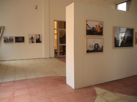 32. Imágenes de la exposición Singularidades organizada por Casa África en la VIII Edición de la Bienal de Fotografía de Bamako, 2011