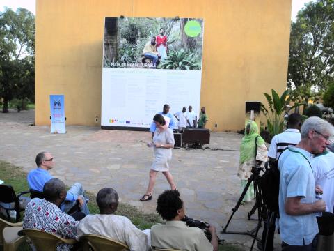 40. Entrega de los premios de fotografía del VIII Edición de la Bienal de Fotografía de Bamako, 2011