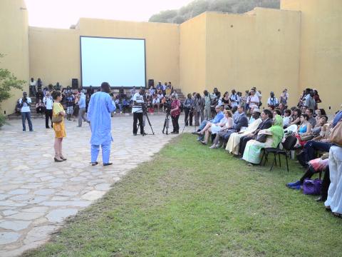 41. Entrega de los premios de fotografía del VIII Edición de la Bienal de Fotografía de Bamako, 2011