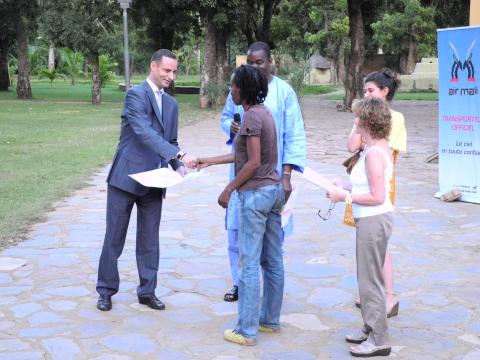 47. Entrega del Premio Casa África en el VIII Edición de la Bienal de Fotografía de Bamako, 2011 a Elise Fitte-Duval