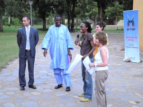 48. Entrega del Premio Casa África en el VIII Edición de la Bienal de Fotografía de Bamako, 2011 a Elise Fitte-Duval
