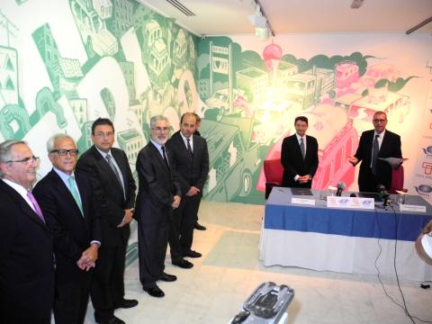 4. Acto de la firma del Memorándum entre Casa África y la OMT. A la izq. Taleb Rifai (Secretario General de la Organización Mundial del Turismo (OMT), y a la derecha Santiago Martínez-Caro (Director General de Casa África)