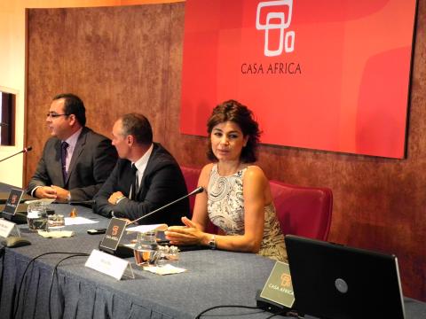 5. De izq. a derecha: Juan Domínguez Bautista - Consejero de Industria, Comercio y Artesanía del Cabildo de Gran Canaria-, Luis Padilla -Secretario General de Casa África-, y María Mía -Diseñadora y estilista-