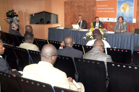 6. Imagen del Seminario Gestión Portuaria dirigido a la Asociación de Mujeres del Sector Portuario de África Central y Occidental en Casa África