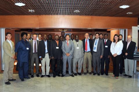 8. Imagen de grupo de participantes del Seminario Gestión Portuaria dirigido a la Asociación de Mujeres del Sector Portuario de África Central y Occidental en Casa África