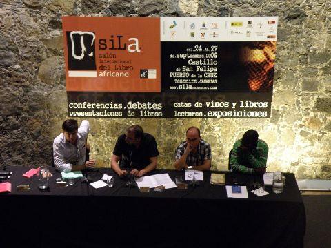 32. Imagen de Antonio Llaguno y Manuel Pimentel en su participación en el SILA, 2009
