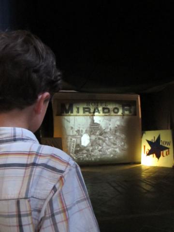 2. Imágenes de la exposición Presence de Conor Ralphs en Hangar (Barcelona), 2012