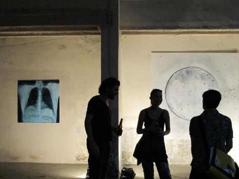4. Imágenes de la exposición Presence de Conor Ralphs en Hangar (Barcelona), 2012