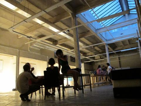 5. Imágenes de la exposición Presence de Conor Ralphs en Hangar (Barcelona), 2012