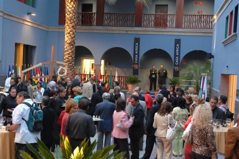 24. Imágenes de la inauguración pública de la exposición 3+3, África Plural en la sede de Casa África