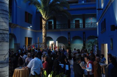 28. Imágenes de la inauguración pública de la exposición 3+3, África Plural en la sede de Casa África
