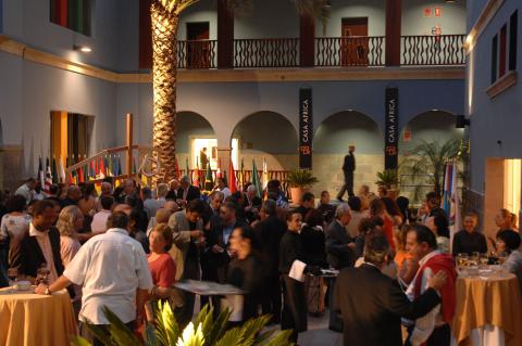 31. Imágenes de la inauguración pública de la exposición 3+3, África Plural en la sede de Casa África