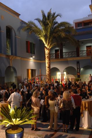 32. Imágenes de la inauguración pública de la exposición 3+3, África Plural en la sede de Casa África