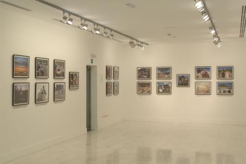 40. Imágenes de la exposición 3+3, África Plural en la sede de Casa África