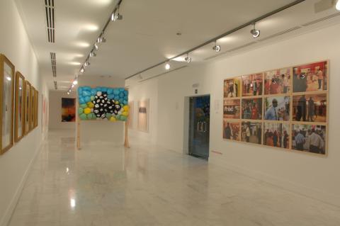 42. Imágenes de la exposición 3+3, África Plural en la sede de Casa África