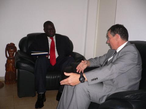 51. Luis Padilla -Secretario General de Casa África- en la exposición 3+3, África Plural en Guinea Bissau