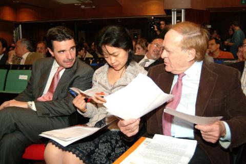 7.  Presentación del Seminario Internacional África, la nueva frontera China, 2007 en Casa África