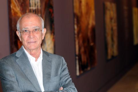 2. Félix Juan Bordes durante la inauguración de la exposición en Casa África AEA Tubab: ¿África es así, m’zungu?, 2008