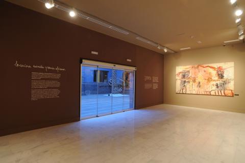 31. Imagen de la exposición en Casa África AEA Tubab: ¿África es así, m’zungu?, 2008
