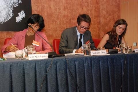4. Imagen de la mesa de debate Crisis Alimentaria en África en Casa África, 2008