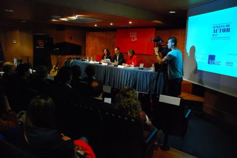 2. Mesa Redonda Debate sobre Derechos de Autor