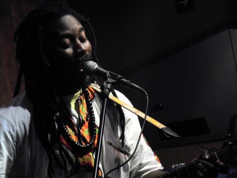 18. Actuación de Jean Naya en Casa África