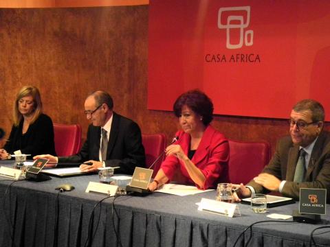 1. Mesa de presentación del Salón Internacional del Libro Africano (SILA) 2012 en Casa África