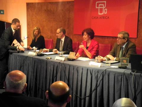 2. Mesa de presentación del Salón Internacional del Libro Africano (SILA) 2012 en Casa África