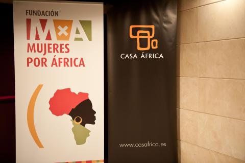 18. Imagen del acto de presentación de la novela Llévame a Faranfanfana en Casa África