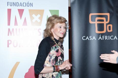 23. Mª Teresa Fernández de la Vega -Presidenta de la Fundación Mujeres por África- en la presentación del libro en Casa África