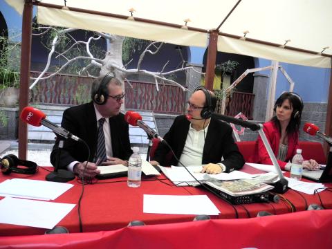 1.	Santiago Martínez-Caro –Director General de Casa África- entrevistado en el programa El día menos pensado de RNE en Casa África