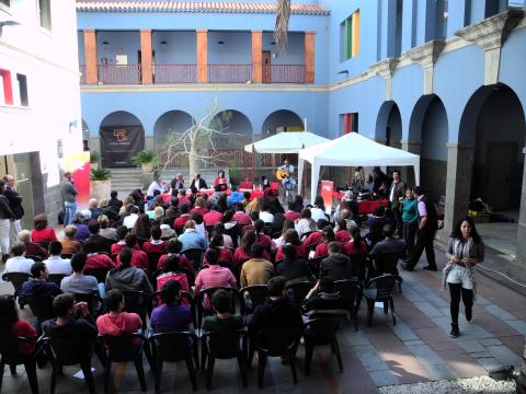 23.	Grabación del programa El día menos pensado de RNE en Casa África