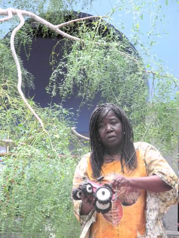 18. Actuación de Agnès Agboton en Casa África, escritora y cuentacuentos (Benín)