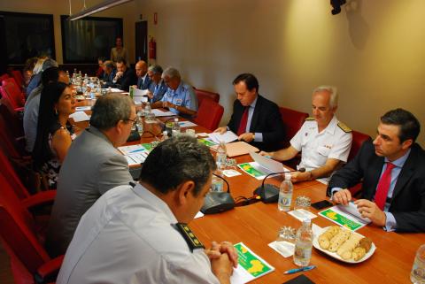 2. Imágenes del desayuno con Guillermo Ardizone García - Embajador de España en Guinea-, y Santiago Martínez-Caro - Director General de Casa África-