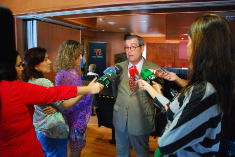 5. Imagen del Sr. D. Santiago Martínez-Caro, Director General de Casa África, previa a la conferencia